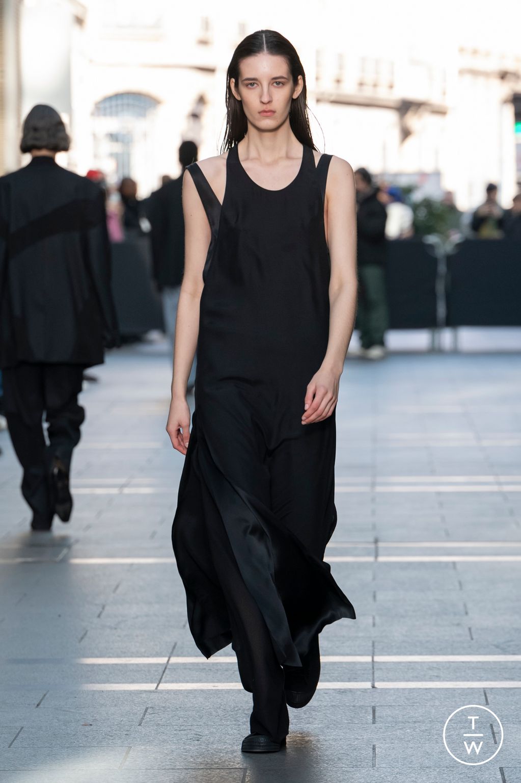 Fashion Week Paris Fall/Winter 2023 look 18 from the GAUCHERE collection 女装