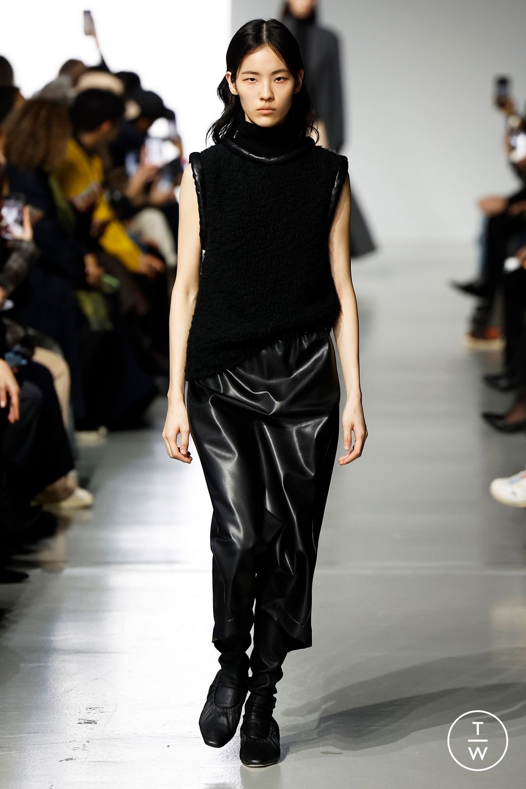Fashion Week Paris Fall/Winter 2024 look 3 from the GAUCHERE collection womenswear