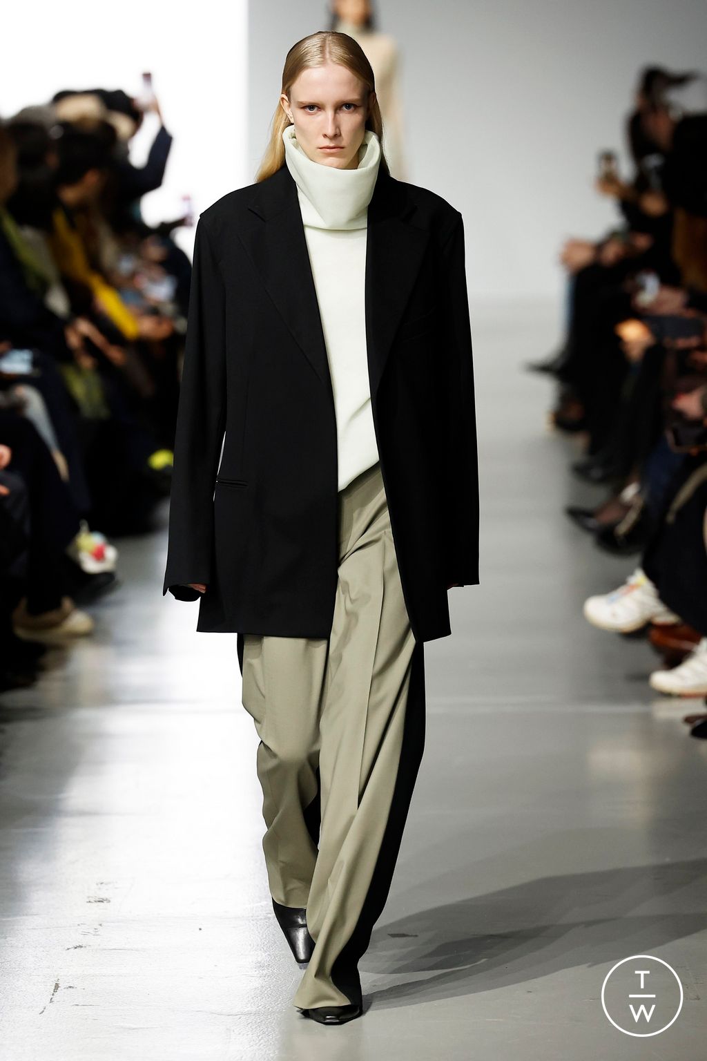Fashion Week Paris Fall/Winter 2024 look 18 from the GAUCHERE collection 女装