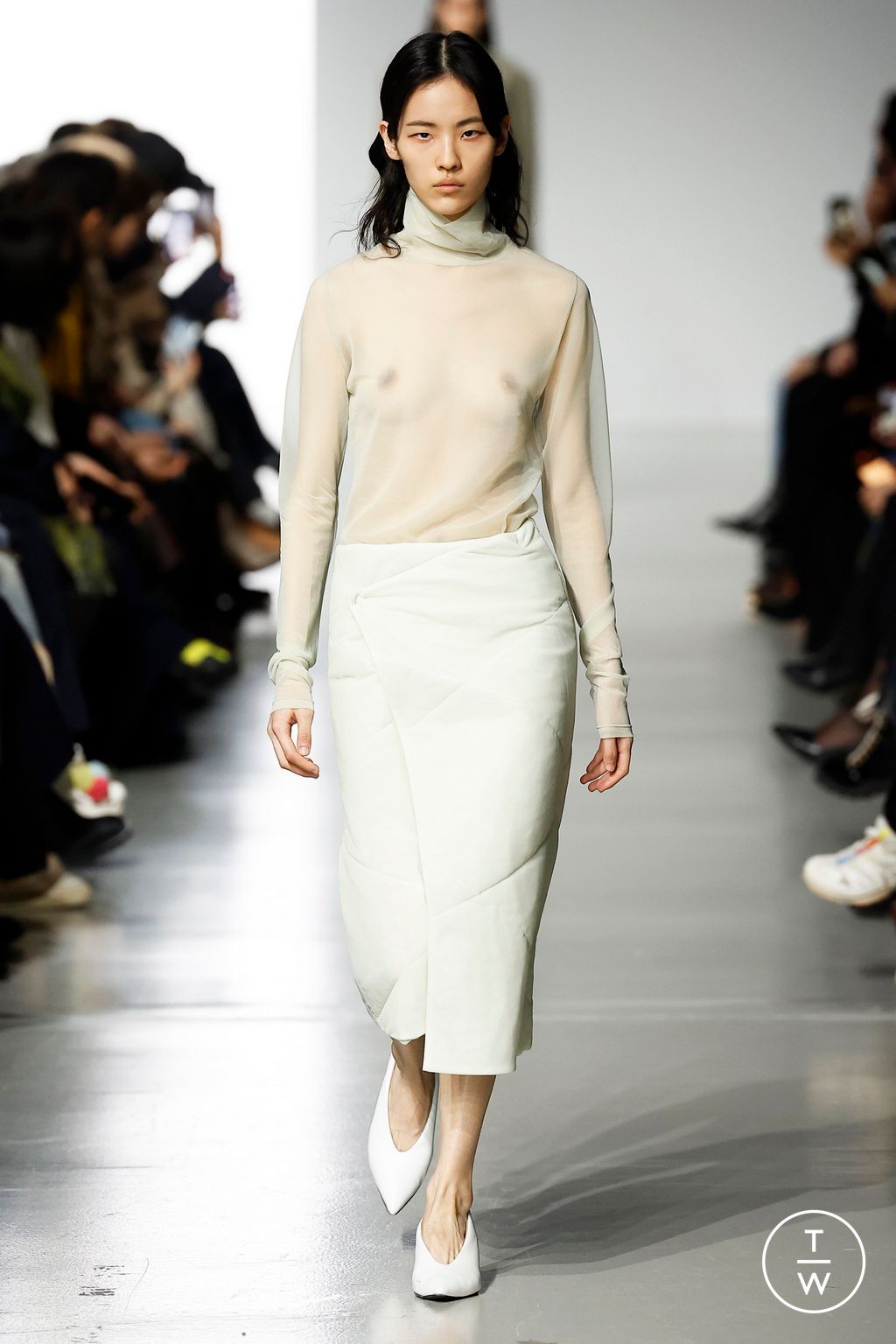Fashion Week Paris Fall/Winter 2024 look 19 from the GAUCHERE collection womenswear