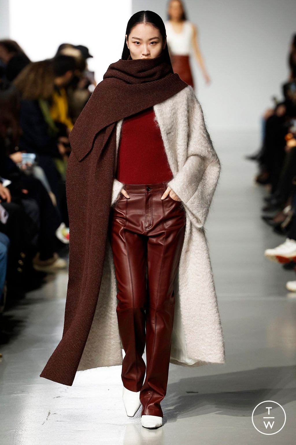 Fashion Week Paris Fall/Winter 2024 look 22 from the GAUCHERE collection womenswear