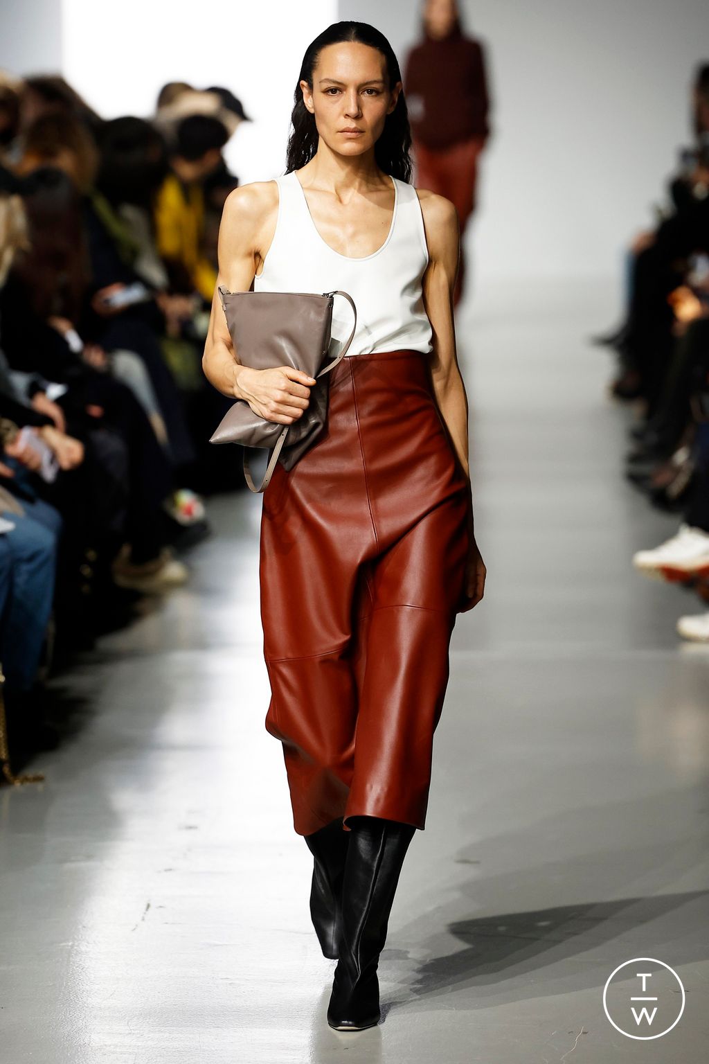 Fashion Week Paris Fall/Winter 2024 look 23 from the GAUCHERE collection womenswear