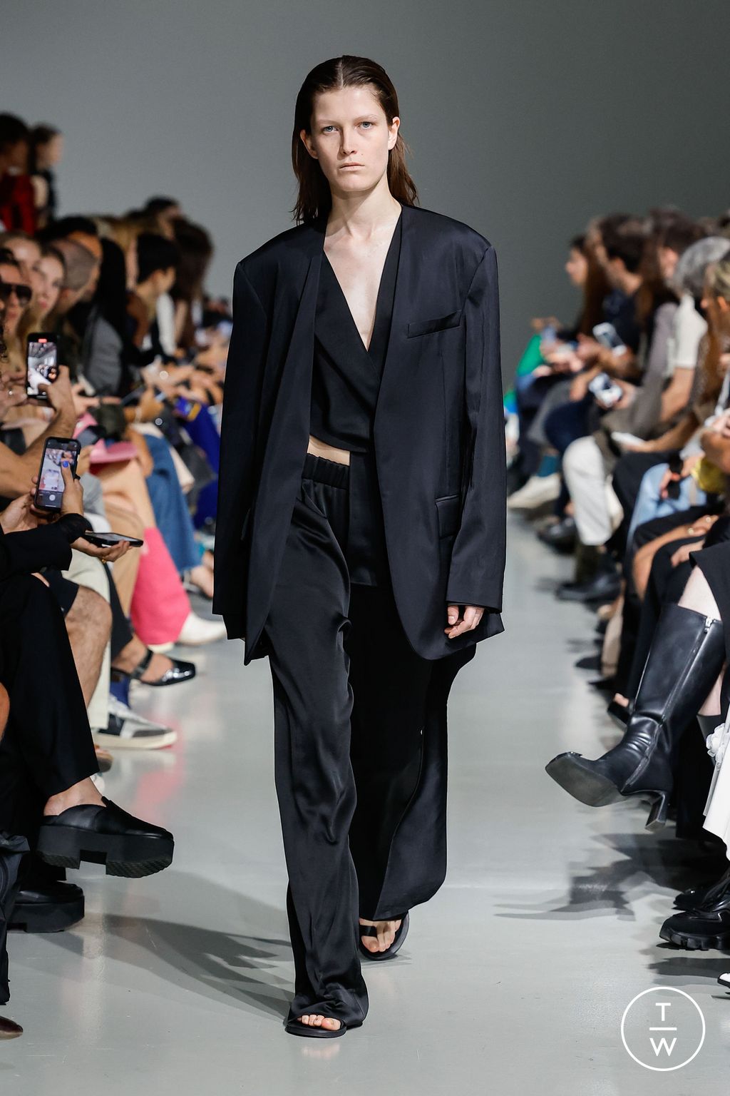 Fashion Week Paris Spring/Summer 2024 look 21 from the GAUCHERE collection womenswear