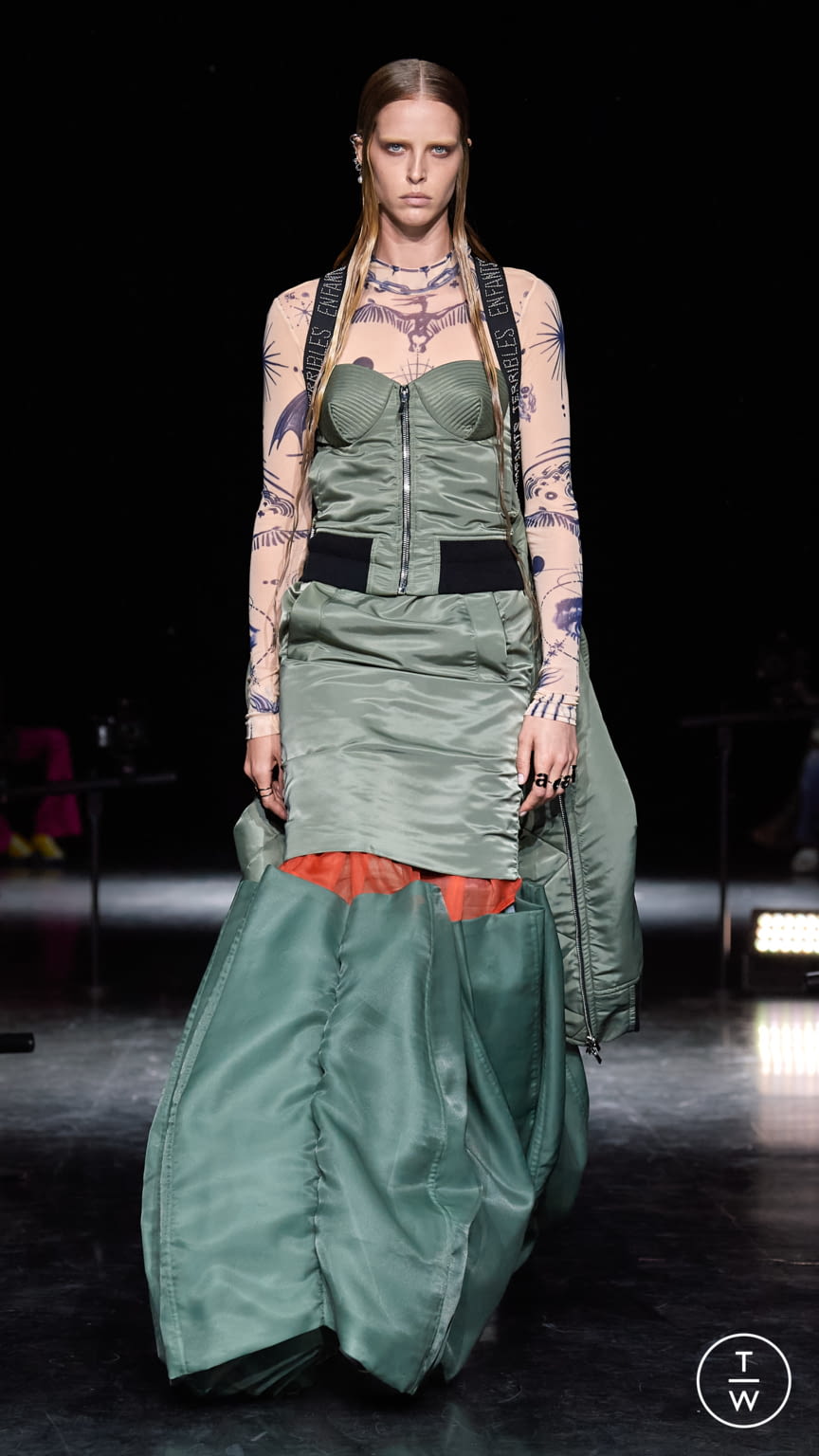 Fashion Week Paris Fall/Winter 2021 look 10 from the Jean Paul Gaultier collection couture