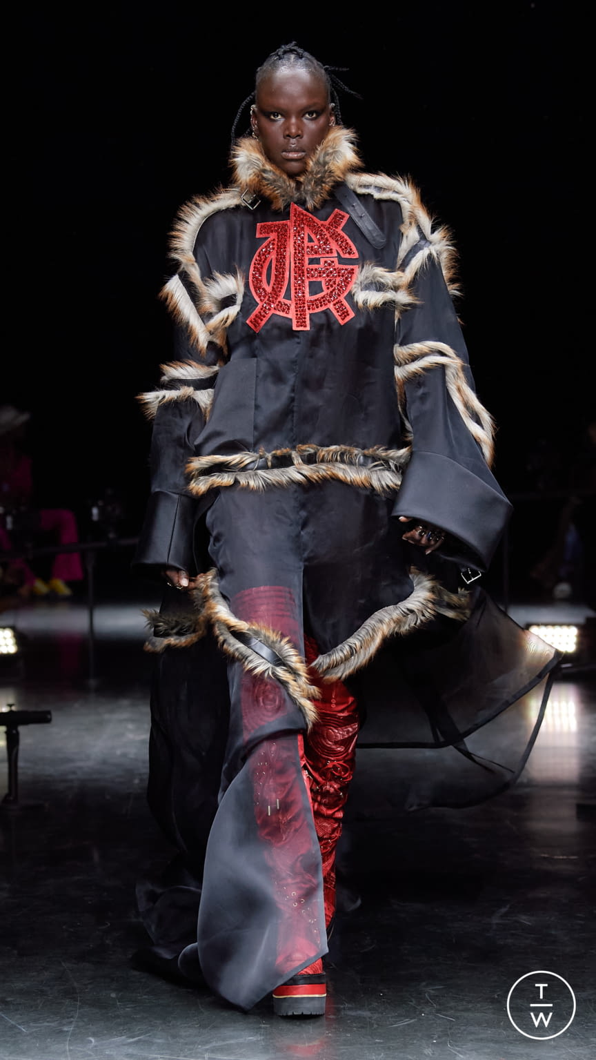 Fashion Week Paris Fall/Winter 2021 look 18 from the Jean Paul Gaultier collection couture