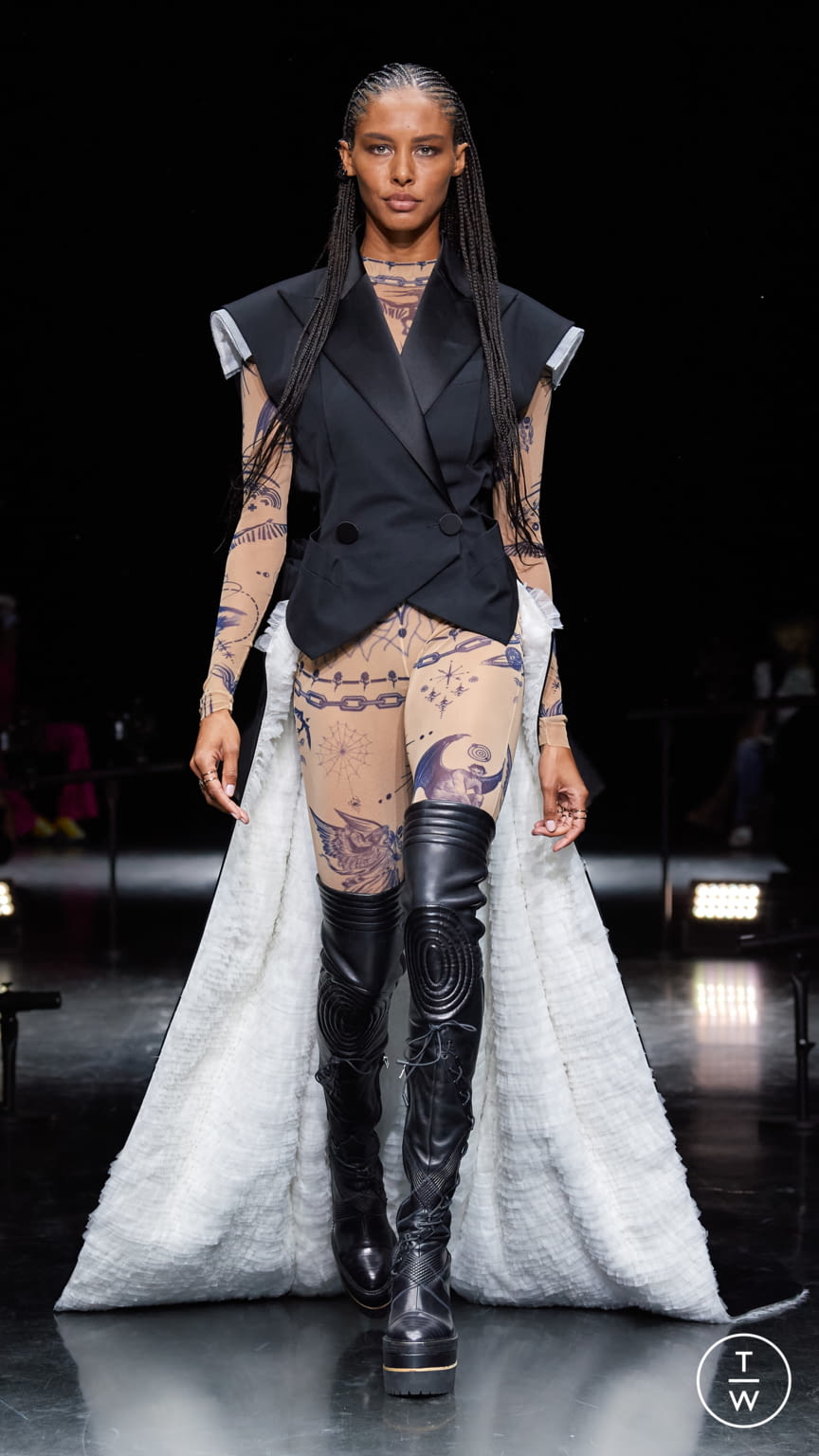Fashion Week Paris Fall/Winter 2021 look 27 from the Jean Paul Gaultier collection couture