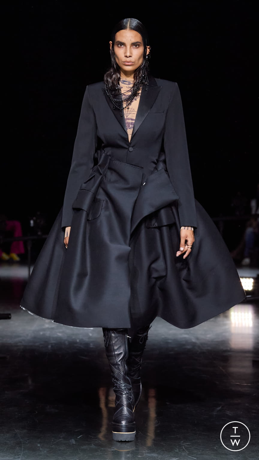 Fashion Week Paris Fall/Winter 2021 look 28 de la collection Jean Paul Gaultier couture