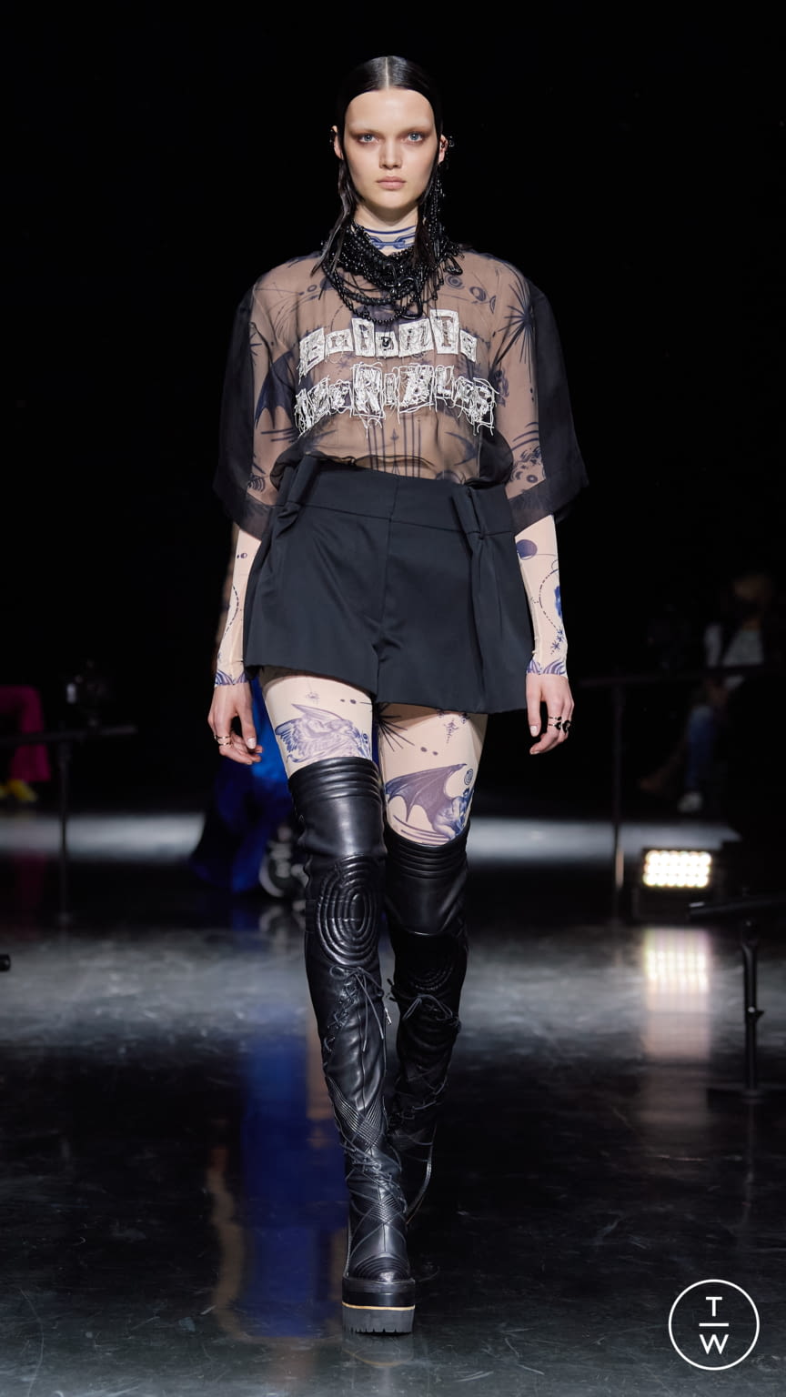 Fashion Week Paris Fall/Winter 2021 look 29 from the Jean Paul Gaultier collection 高级定制