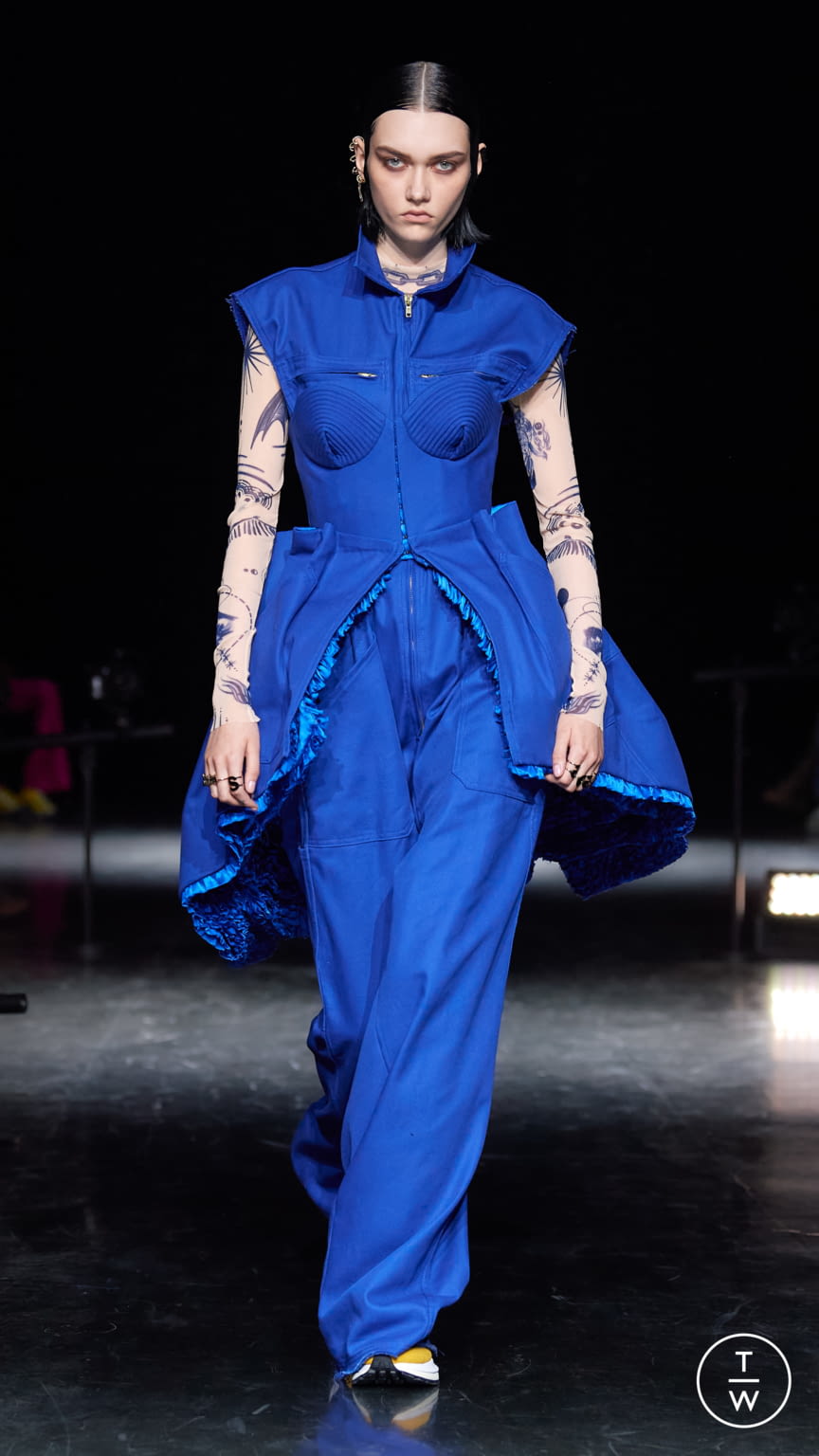 Fashion Week Paris Fall/Winter 2021 look 31 from the Jean Paul Gaultier collection 高级定制