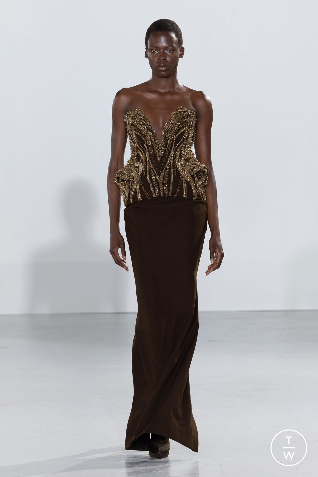 Fashion Week Paris Fall/Winter 2023 look 13 from the Gaurav Gupta collection couture