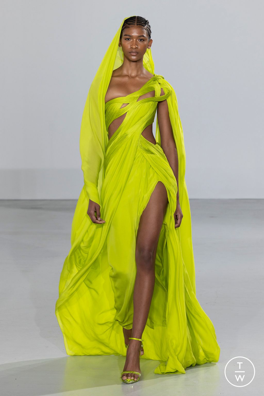 Fashion Week Paris Fall/Winter 2023 look 25 from the Gaurav Gupta collection couture