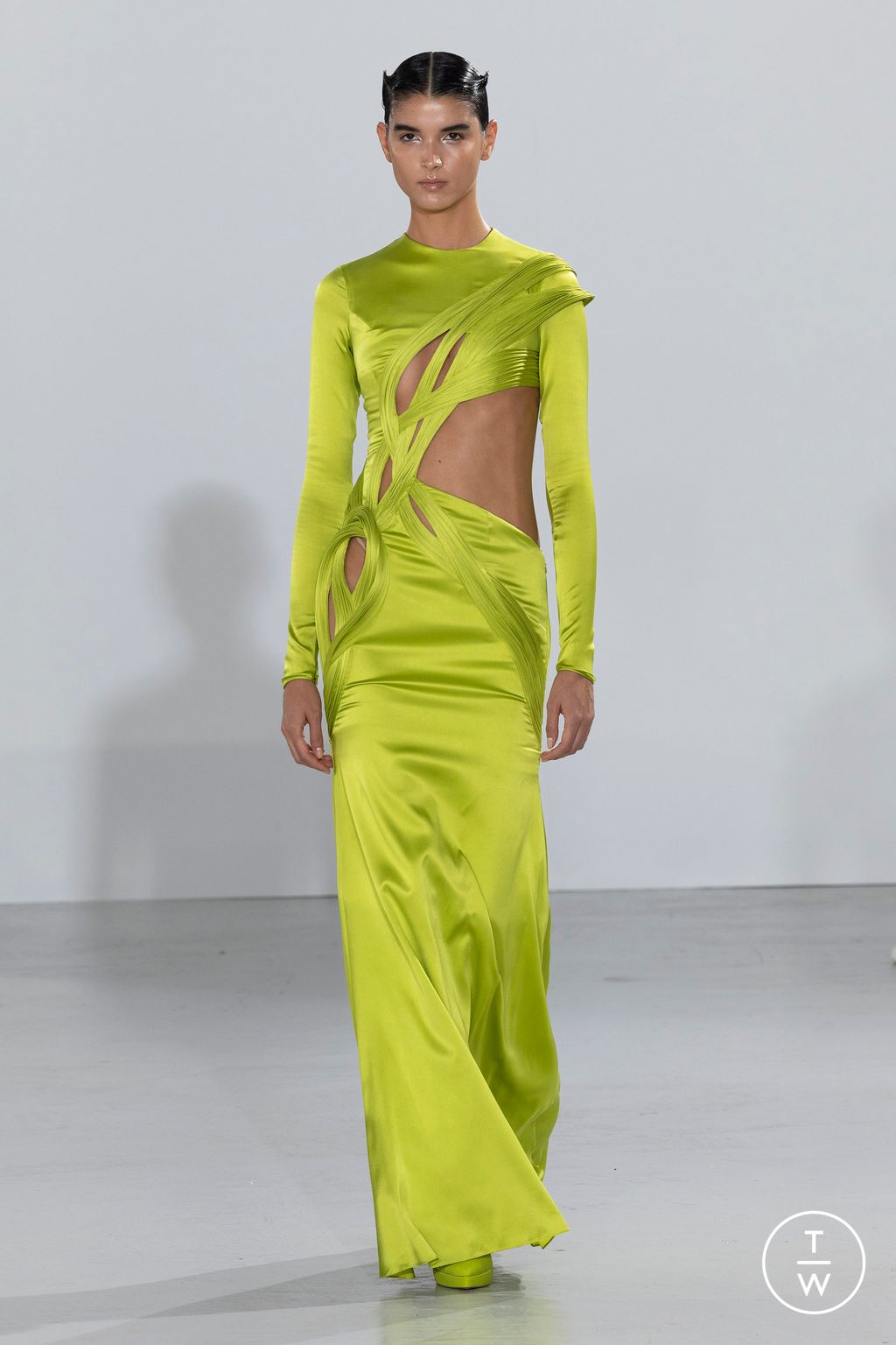 Fashion Week Paris Fall/Winter 2023 look 27 from the Gaurav Gupta collection couture