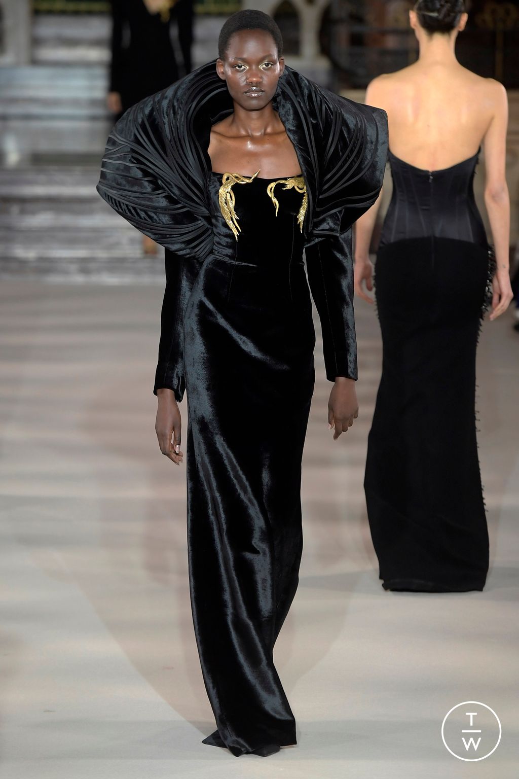Fashion Week Paris Spring/Summer 2024 look 9 from the Gaurav Gupta collection couture