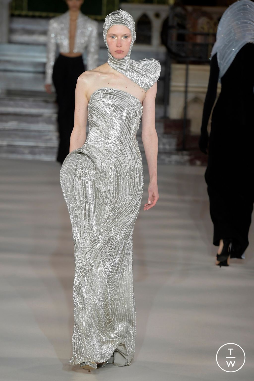 Fashion Week Paris Spring/Summer 2024 look 14 from the Gaurav Gupta collection couture