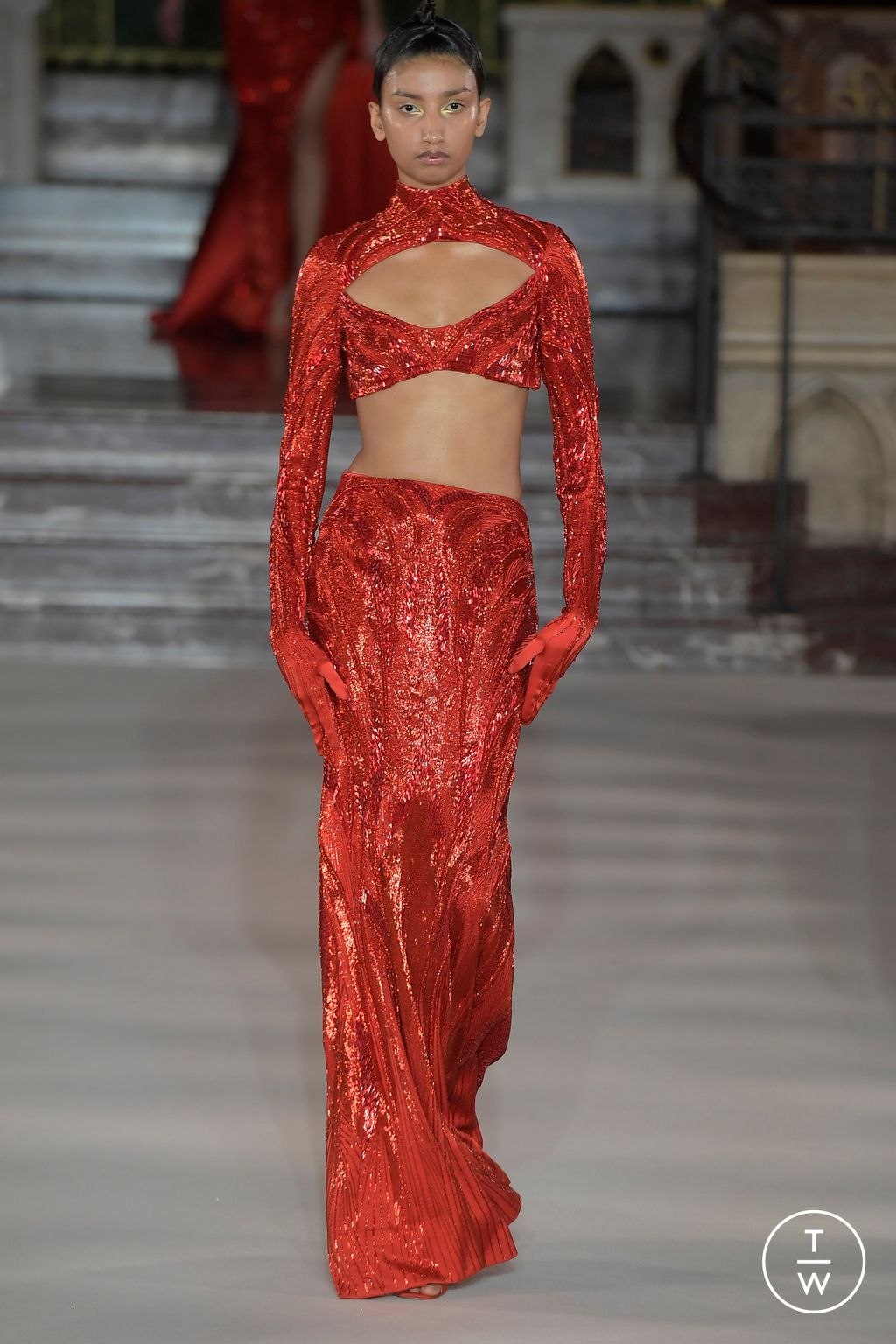 Fashion Week Paris Spring/Summer 2024 look 16 de la collection Gaurav Gupta couture
