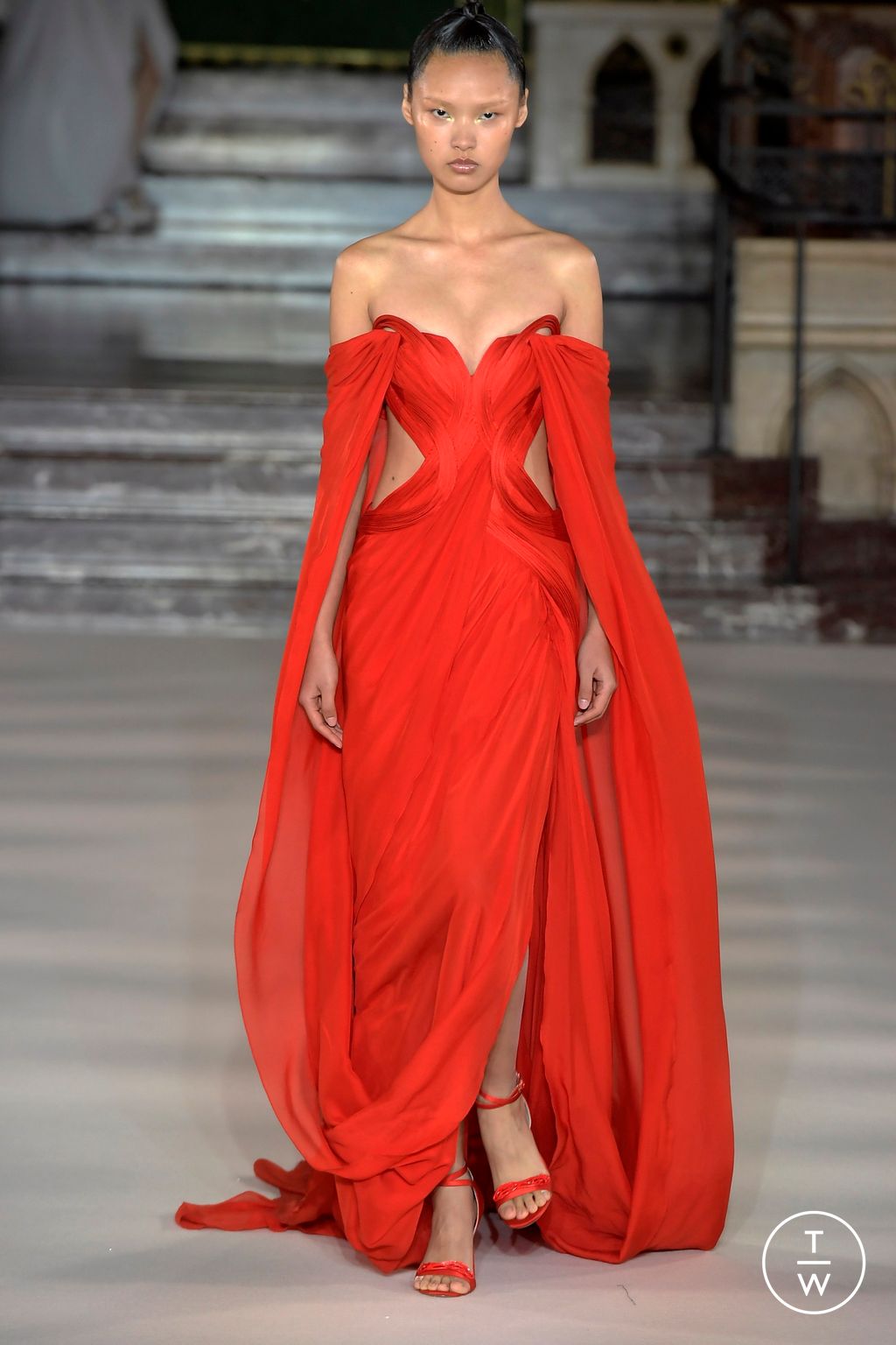 Fashion Week Paris Spring/Summer 2024 look 21 de la collection Gaurav Gupta couture
