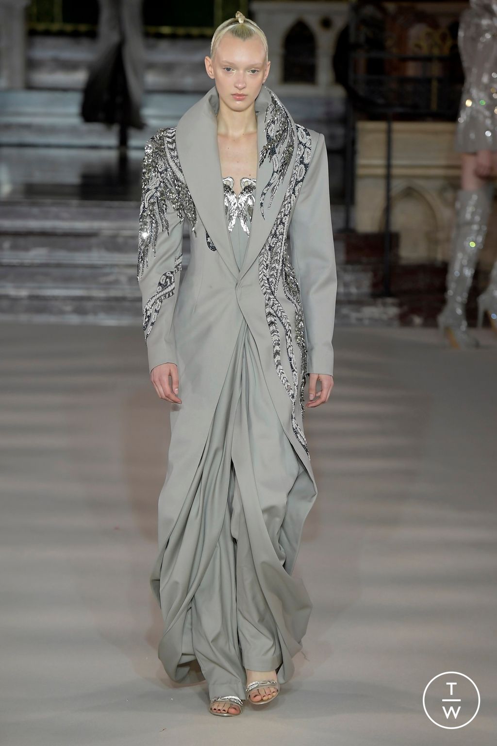Fashion Week Paris Spring/Summer 2024 look 29 from the Gaurav Gupta collection couture
