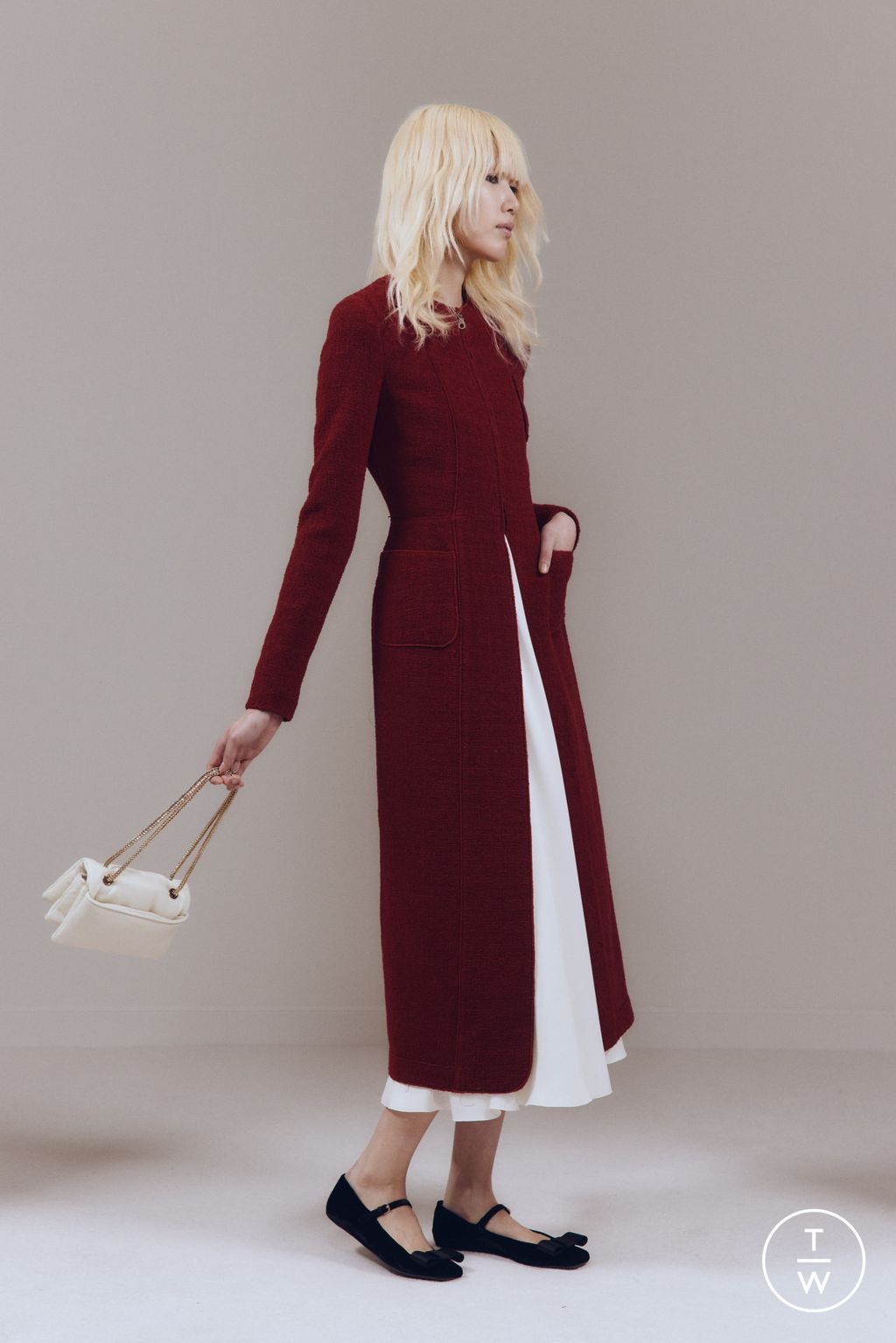 Fashion Week Paris Pre-Fall 2024 look 1 from the Giambattista Valli collection womenswear