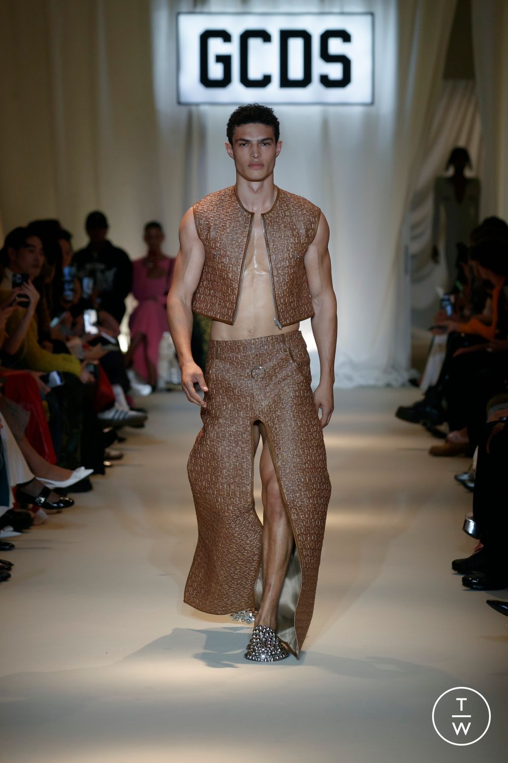 Fashion Week Milan Spring/Summer 2024 look 2 from the GCDS collection womenswear