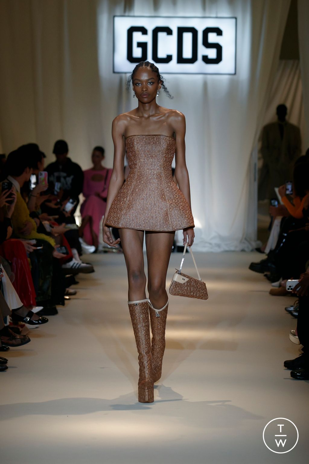 Fashion Week Milan Spring/Summer 2024 look 5 de la collection GCDS womenswear