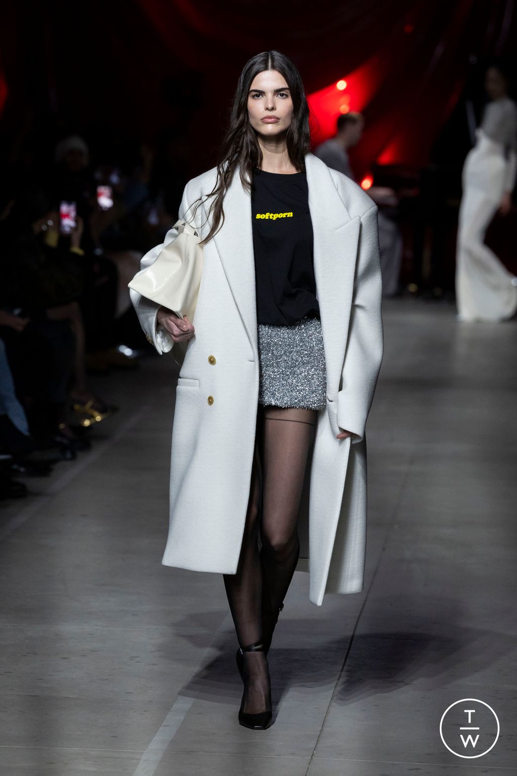 Fashion Week Milan Fall/Winter 2024 look 9 de la collection GCDS womenswear