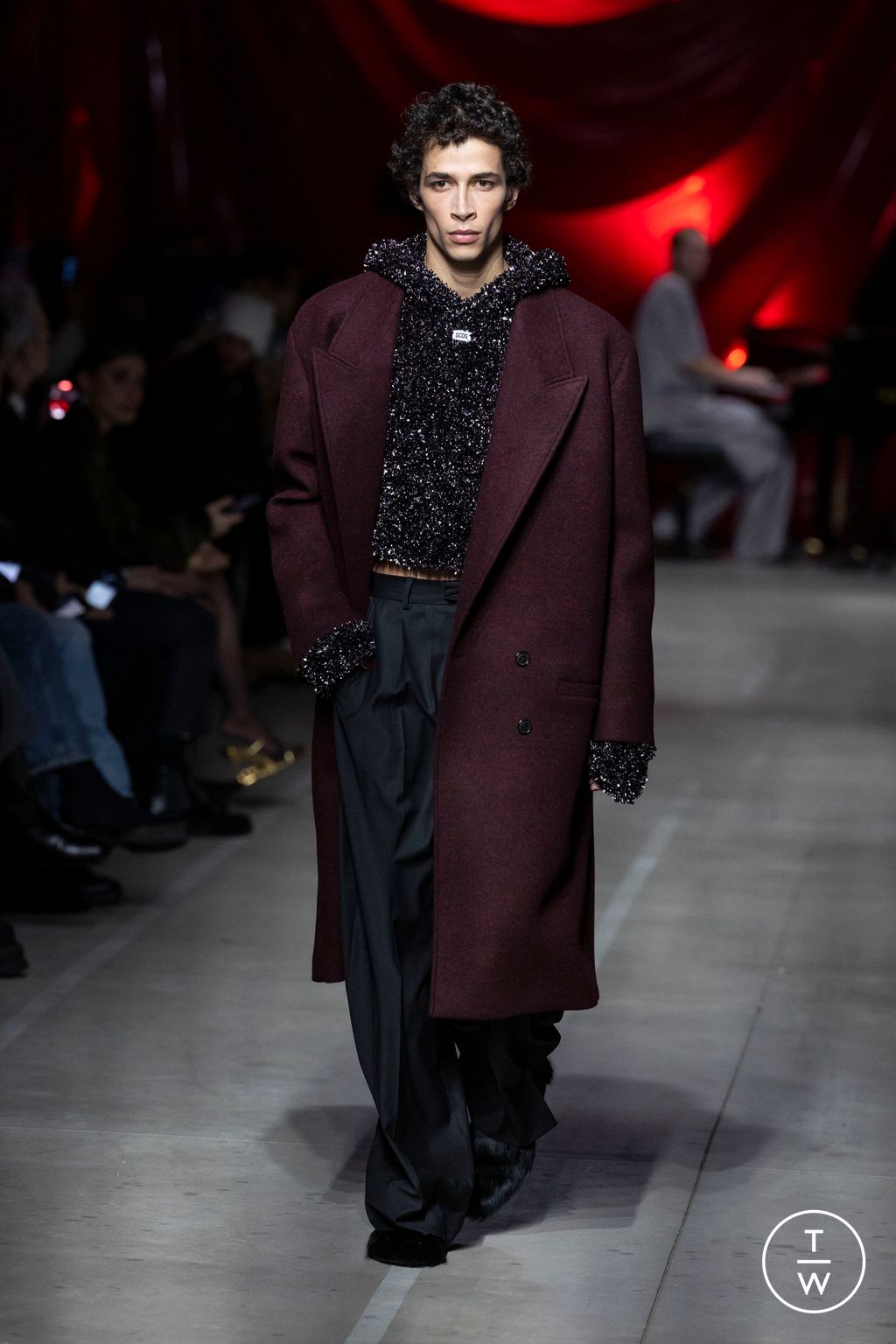 Fashion Week Milan Fall/Winter 2024 look 22 from the GCDS collection womenswear