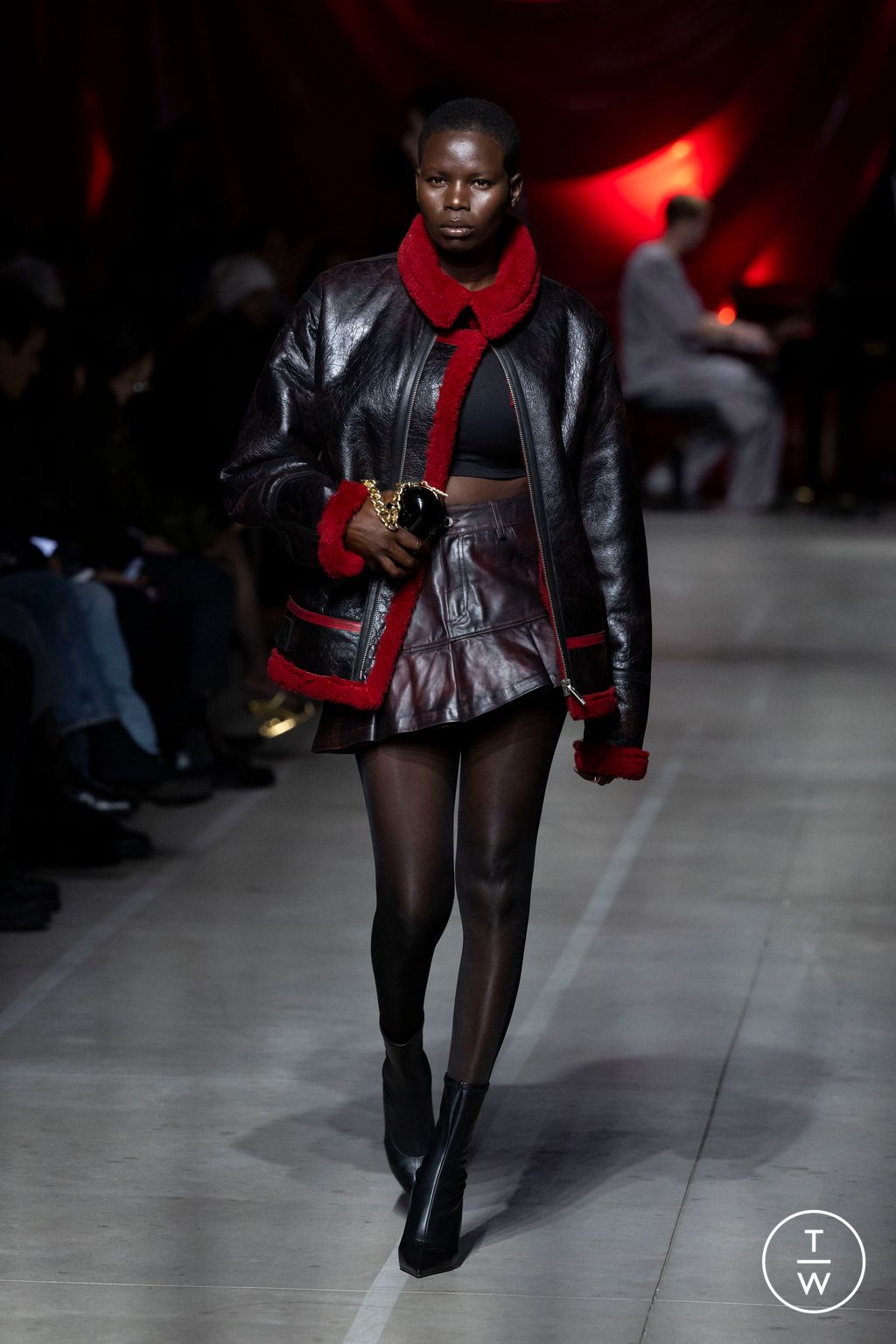 Fashion Week Milan Fall/Winter 2024 look 25 from the GCDS collection 女装