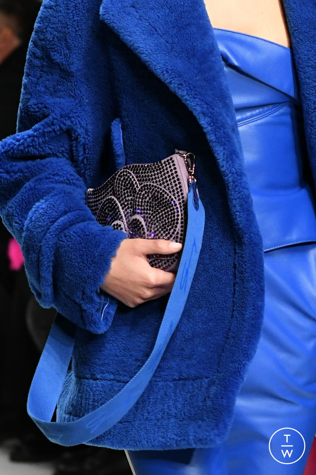 Fashion Week Milan Fall/Winter 2022 look 2 from the Genny collection womenswear accessories