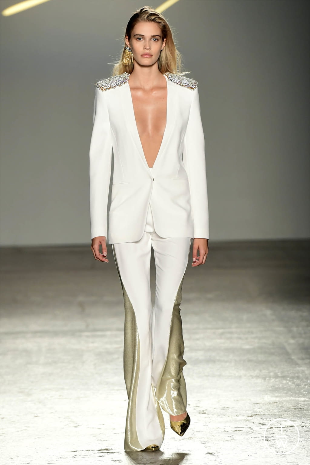 Fashion Week Milan Fall/Winter 2017 look 39 de la collection Genny womenswear