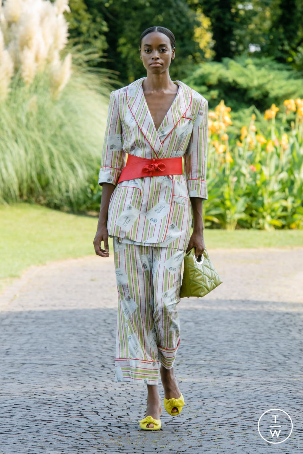 Fashion Week Milan Spring/Summer 2021 look 28 from the Genny collection 女装