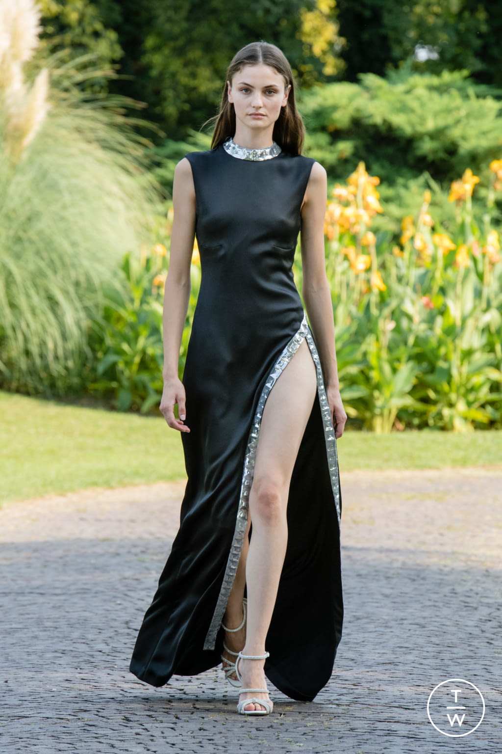 Fashion Week Milan Spring/Summer 2021 look 39 from the Genny collection 女装