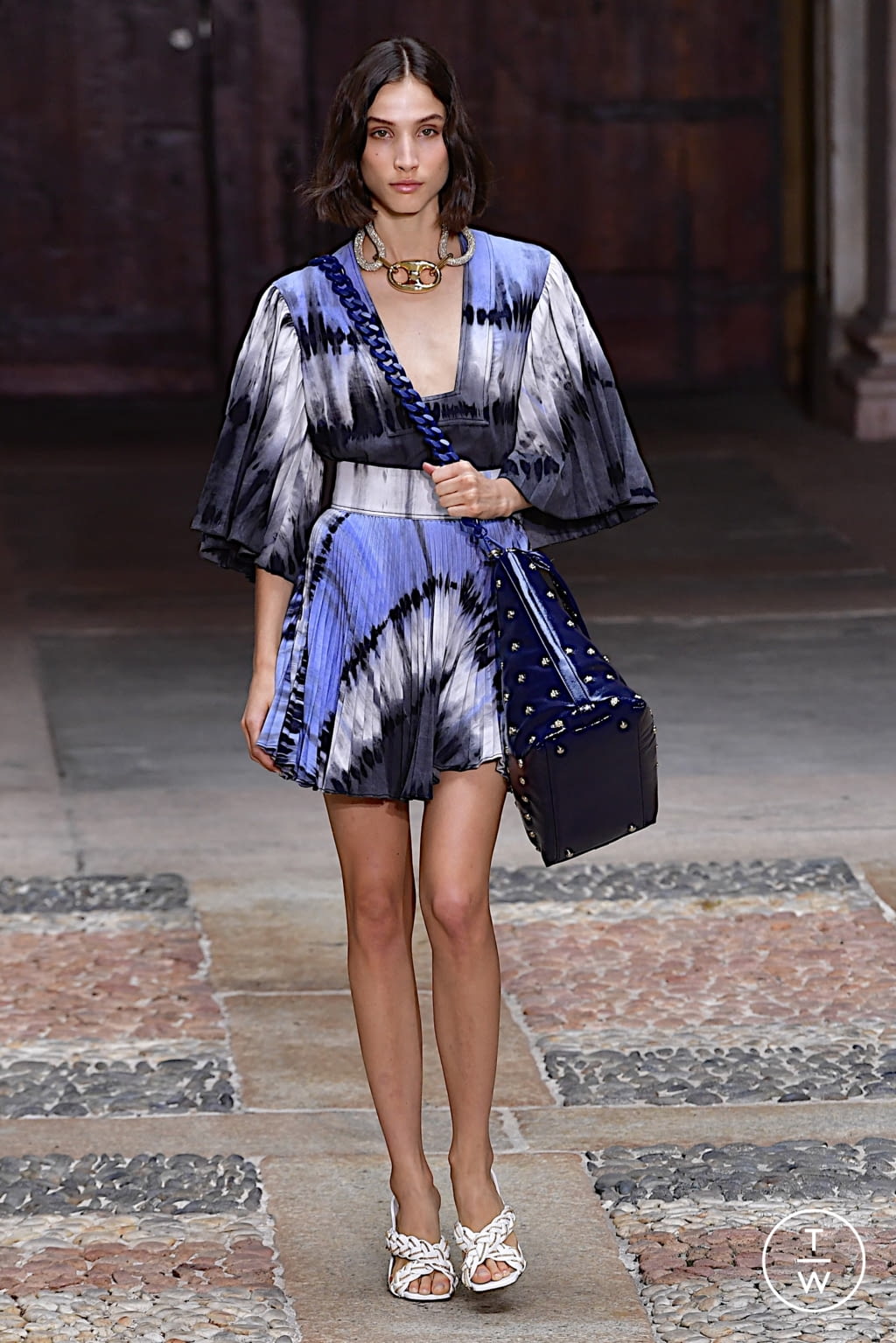 Fashion Week Milan Spring/Summer 2022 look 15 from the Genny collection womenswear