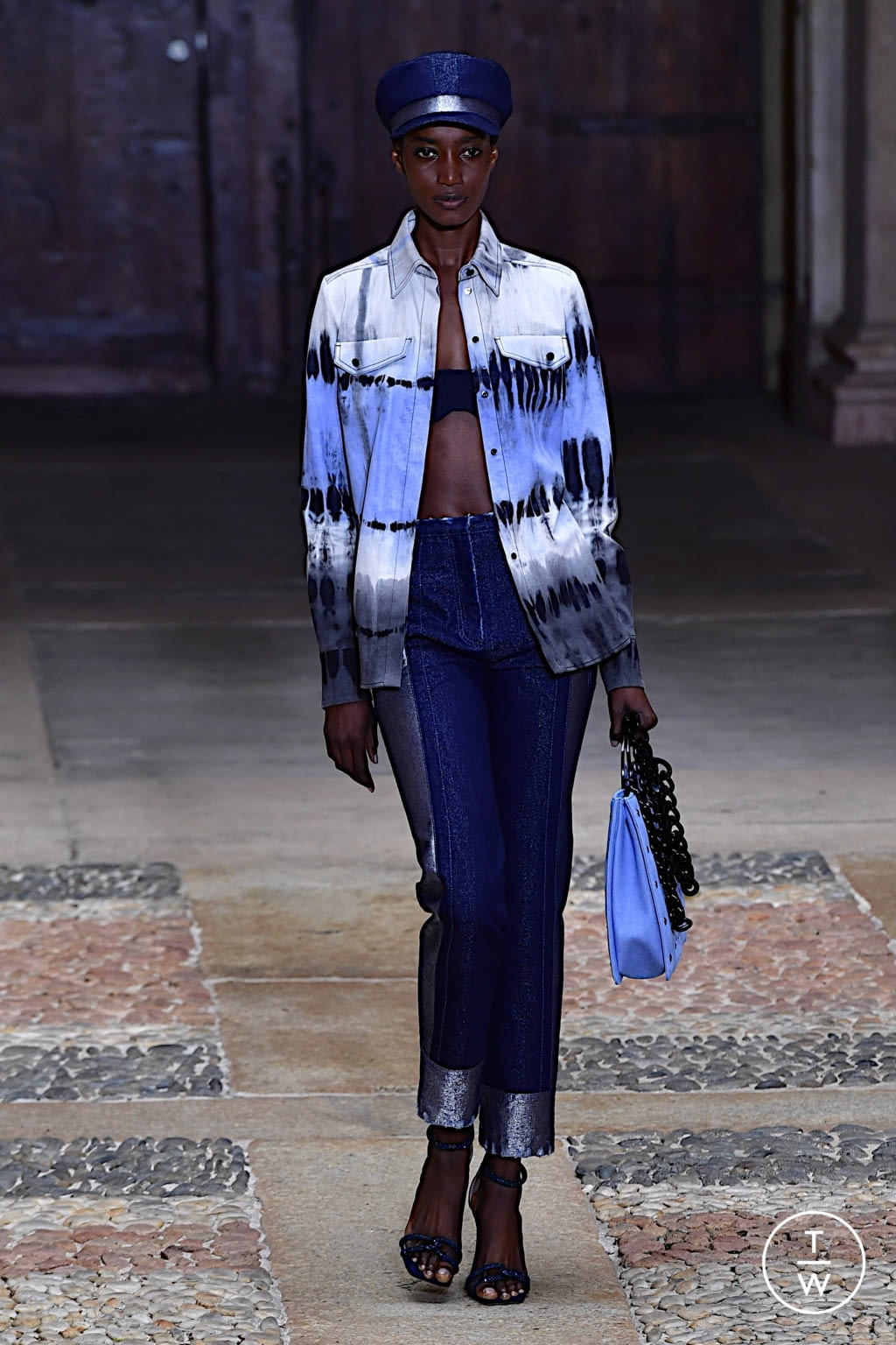 Fashion Week Milan Spring/Summer 2022 look 16 from the Genny collection 女装