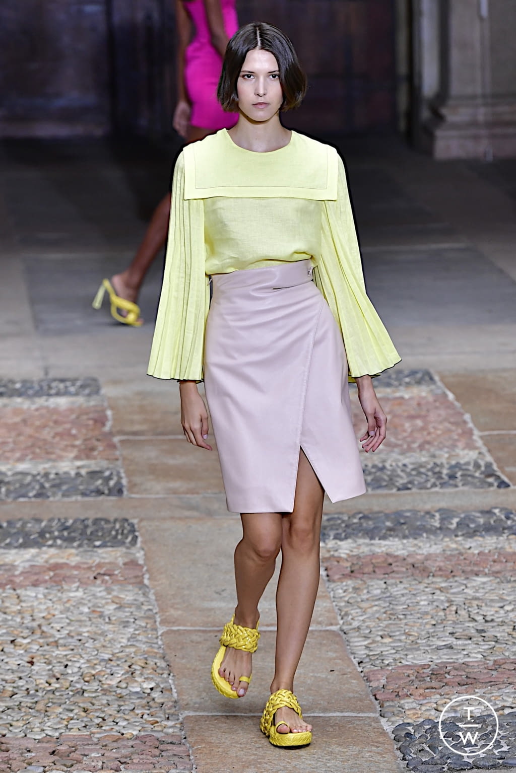 Fashion Week Milan Spring/Summer 2022 look 33 from the Genny collection womenswear