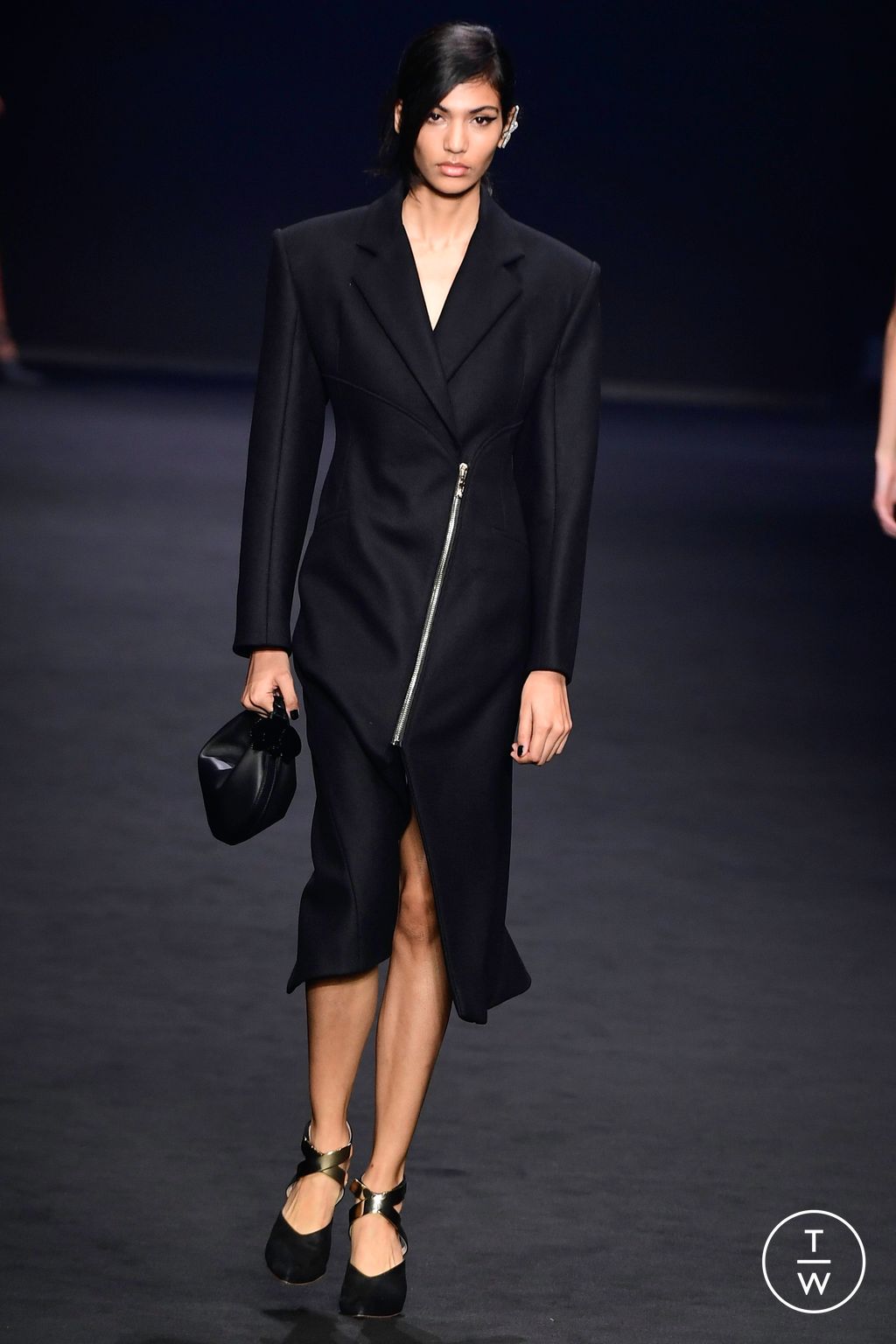 Fashion Week Milan Fall/Winter 2023 look 4 from the Genny collection 女装