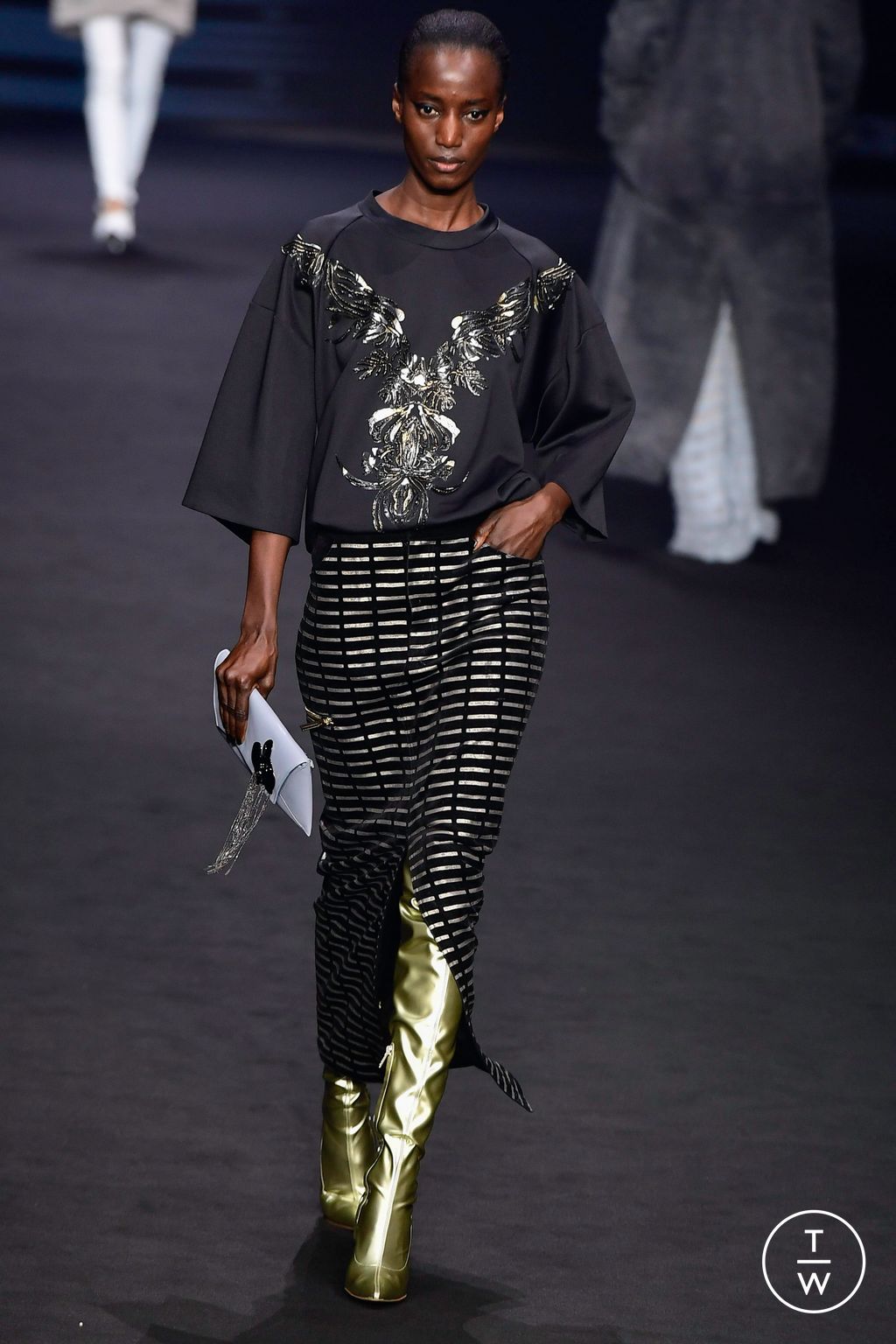 Fashion Week Milan Fall/Winter 2023 look 11 from the Genny collection 女装