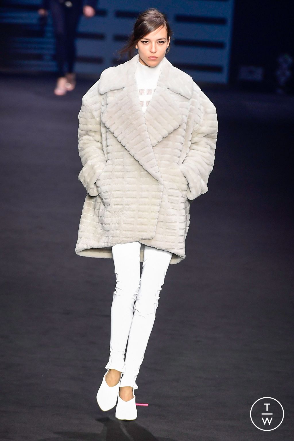 Fashion Week Milan Fall/Winter 2023 look 12 from the Genny collection 女装