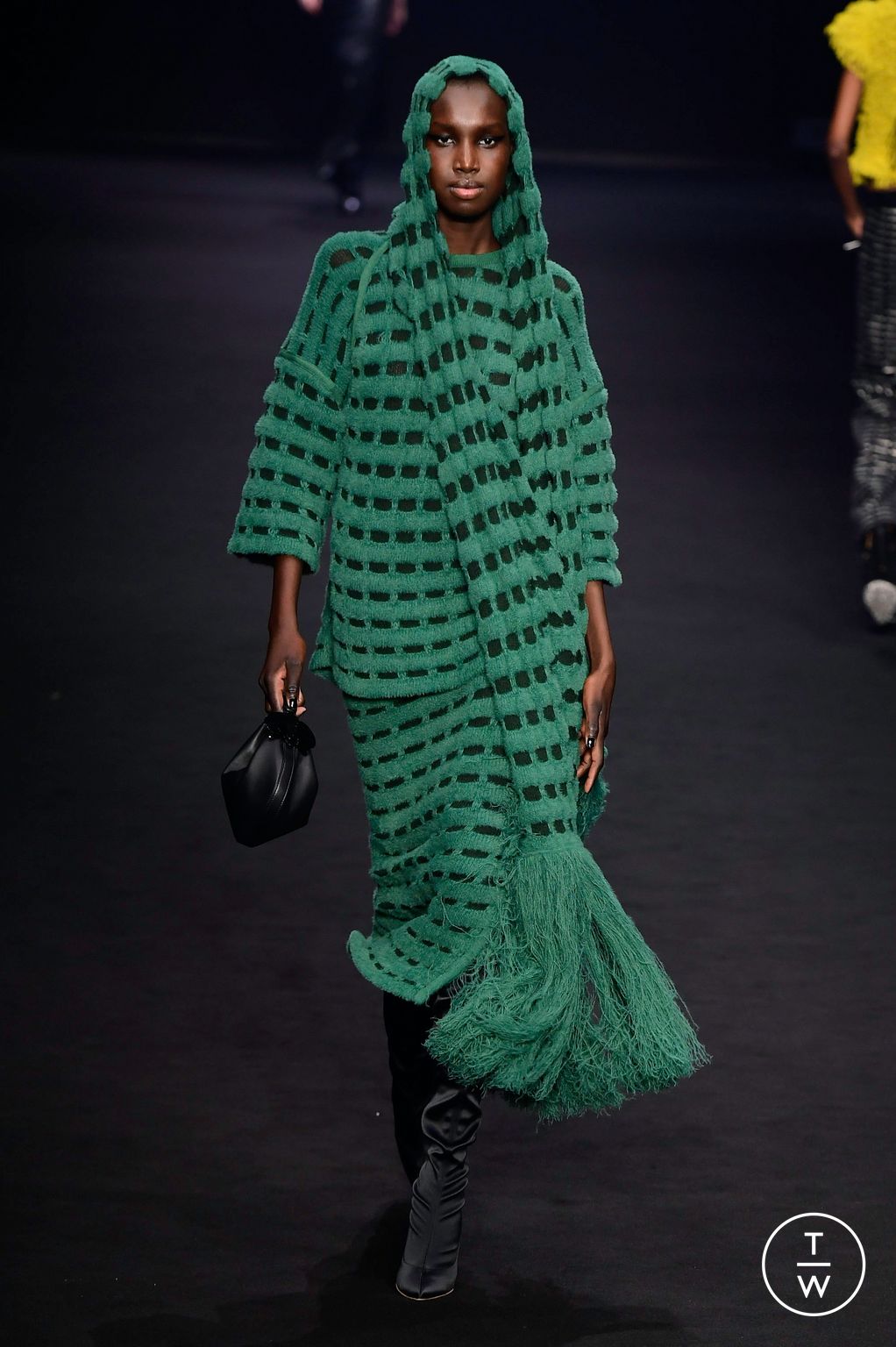 Fashion Week Milan Fall/Winter 2023 look 16 from the Genny collection 女装