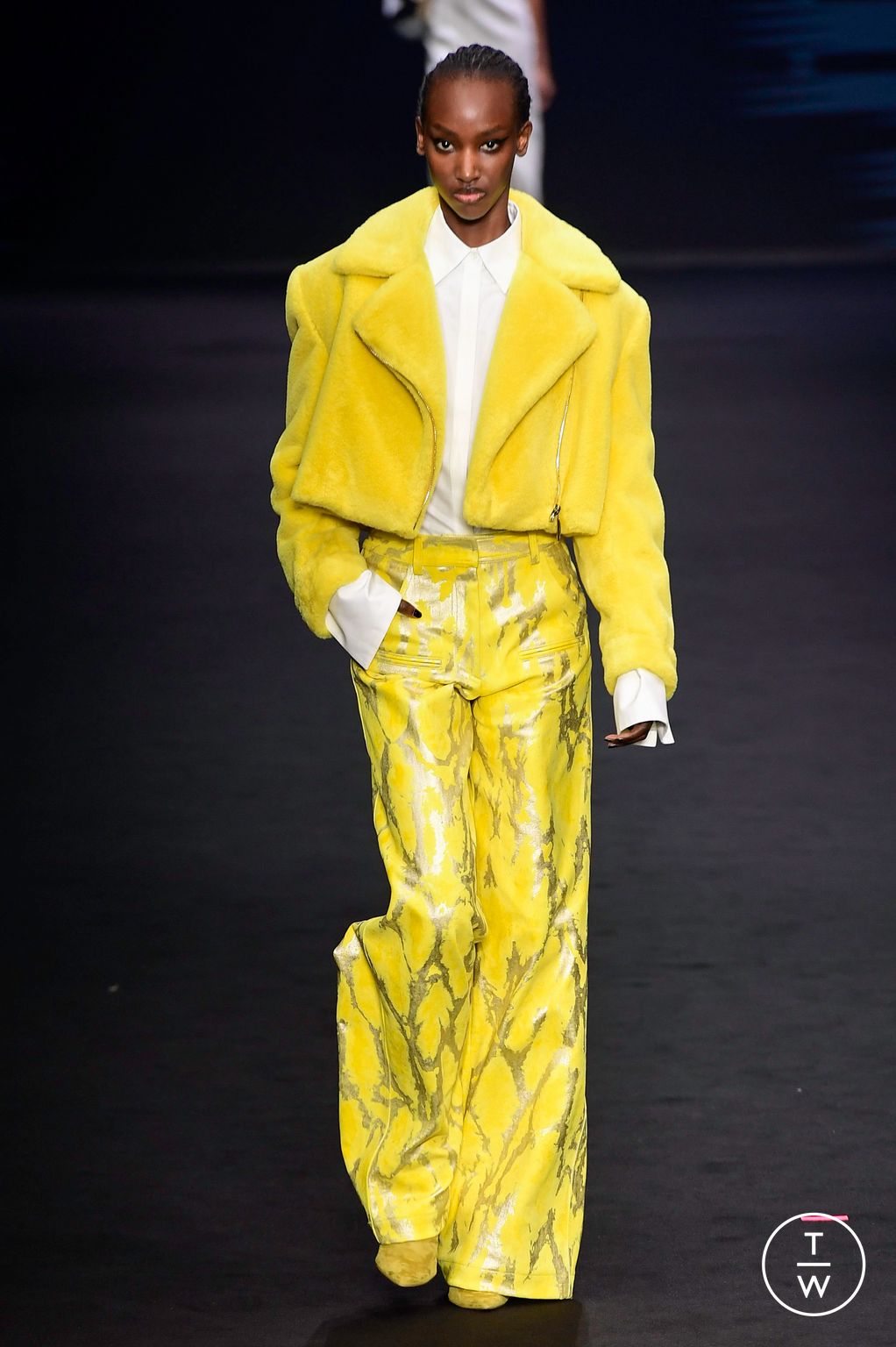 Fashion Week Milan Fall/Winter 2023 look 21 from the Genny collection 女装