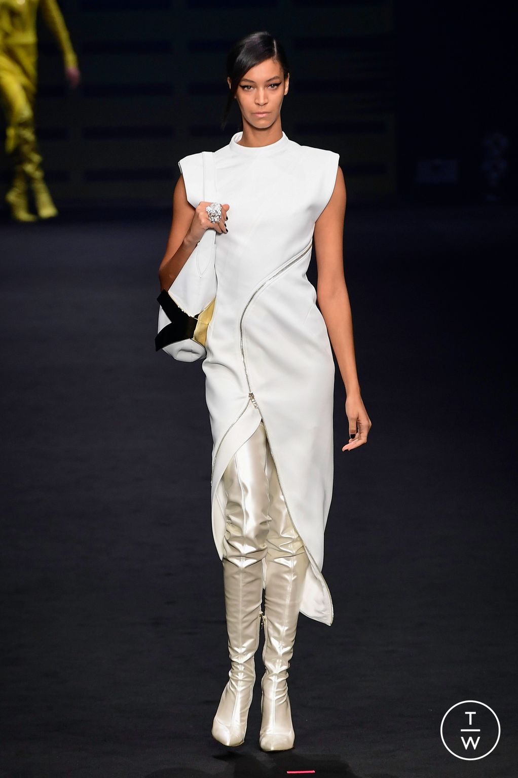 Fashion Week Milan Fall/Winter 2023 look 22 from the Genny collection womenswear