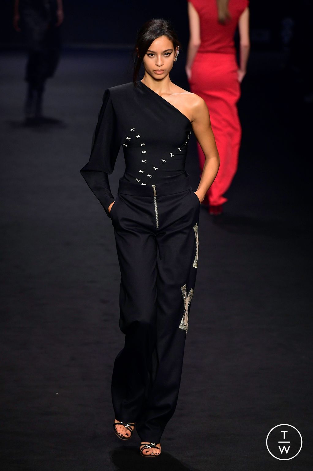 Fashion Week Milan Fall/Winter 2023 look 33 from the Genny collection 女装