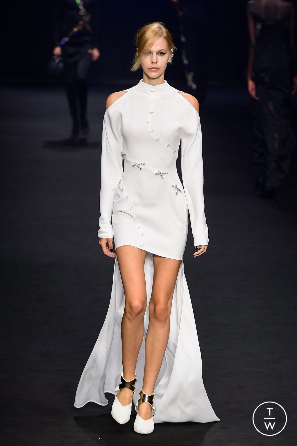 Fashion Week Milan Fall/Winter 2023 look 35 from the Genny collection 女装