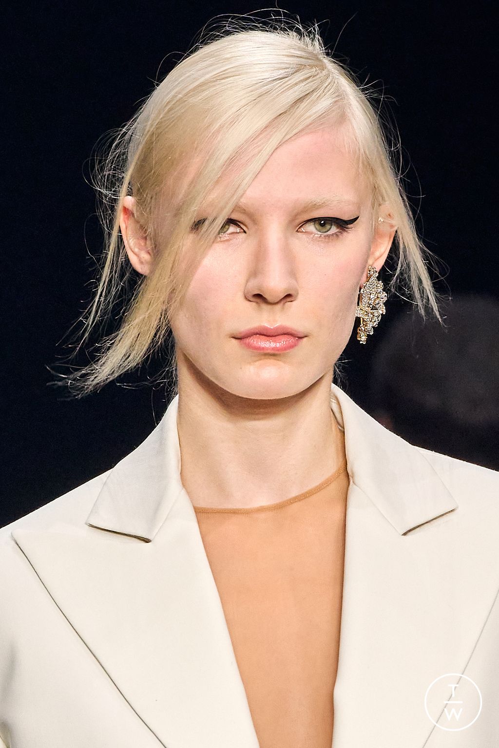 Fashion Week Milan Fall/Winter 2023 look 41 from the Genny collection 女装配饰