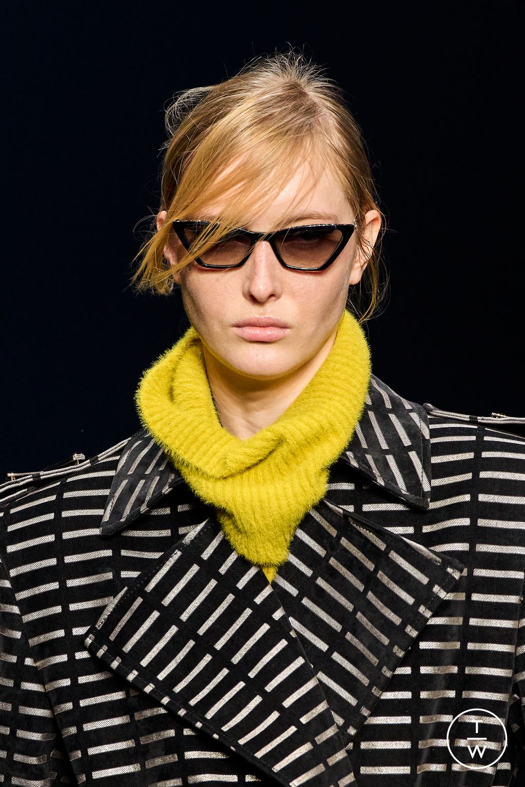 Fashion Week Milan Fall/Winter 2023 look 43 from the Genny collection womenswear accessories