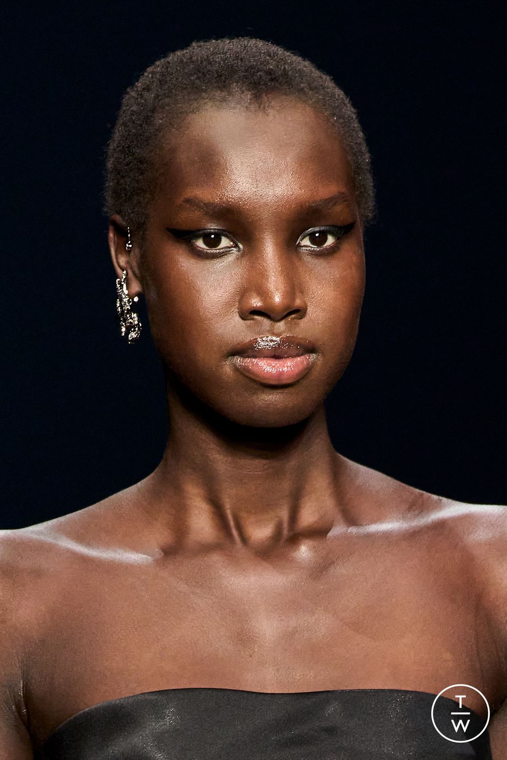 Fashion Week Milan Fall/Winter 2023 look 38 from the Genny collection 女装配饰