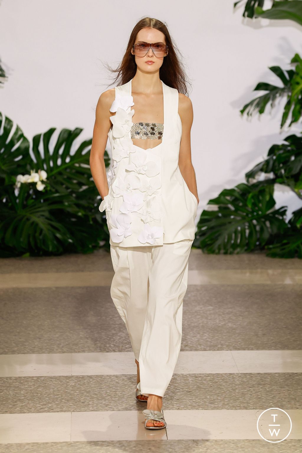 Fashion Week Milan Spring/Summer 2024 look 29 from the Genny collection womenswear