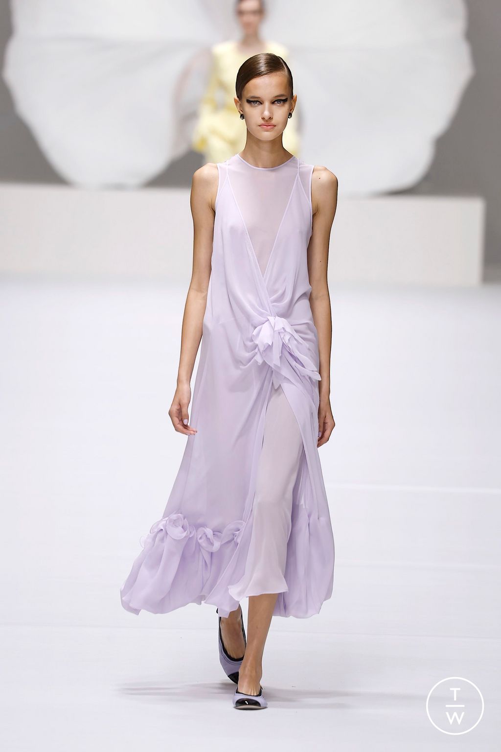 Fashion Week Milan Spring/Summer 2025 look 10 from the Genny collection 女装