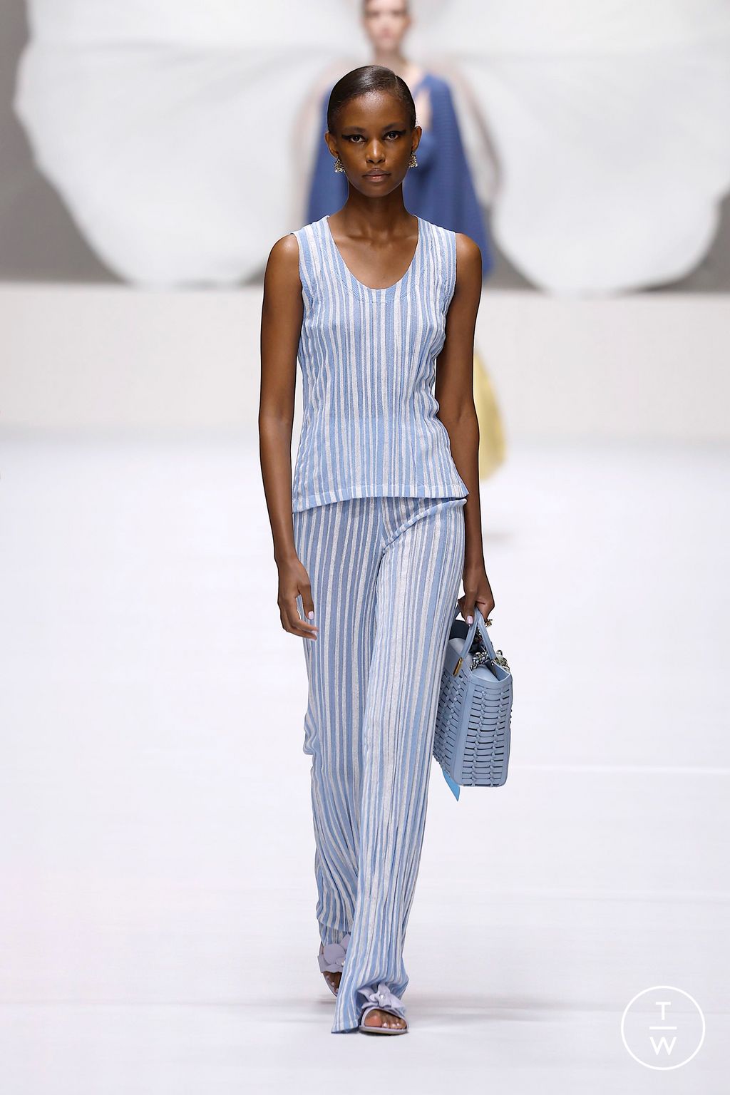 Fashion Week Milan Spring/Summer 2025 look 15 from the Genny collection womenswear