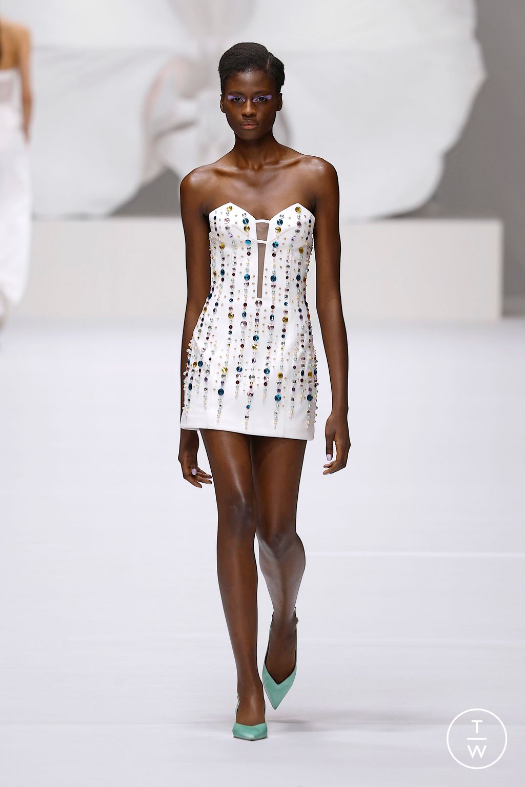 Fashion Week Milan Spring/Summer 2025 look 30 from the Genny collection womenswear
