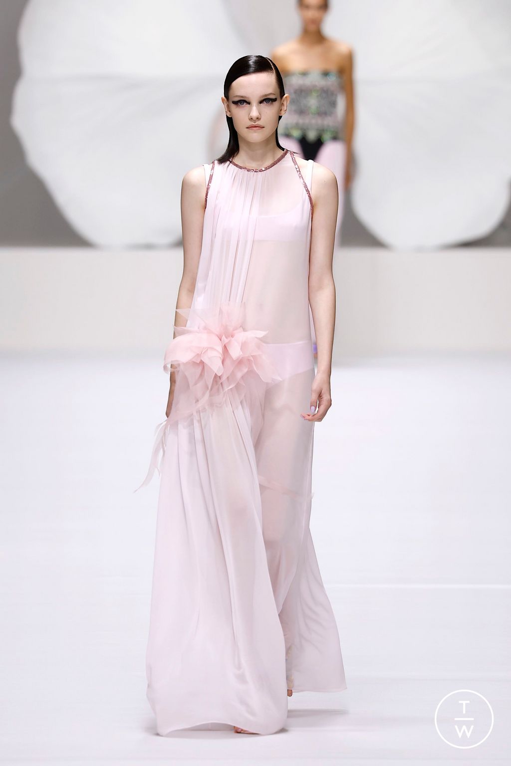 Fashion Week Milan Spring/Summer 2025 look 36 from the Genny collection 女装